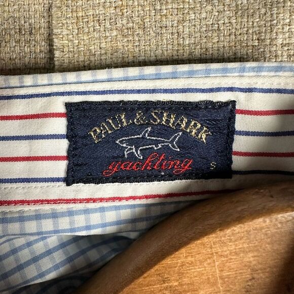 Paul and shark hatching shirt - Picture 3 of 5